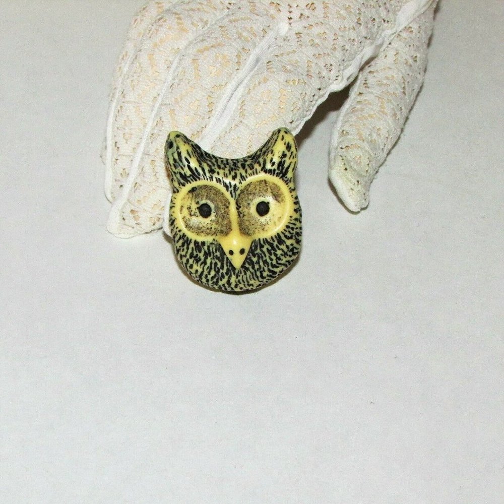Vintage Brooch Carved Owl 3 Dimentional 1.5" Pin Birds